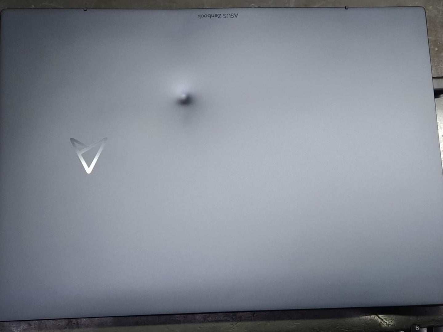 Notebook Asus Zenbook Ryzen 5 4.3Ghz, 8GB, 256GB SSD, 14" 2.8K OLED Touch (con detalles)